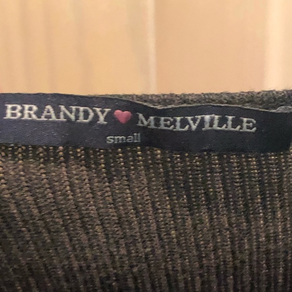 BRANDY MELVILLE TOP ONE SIZE FITS ALL - Picture 3 of 3